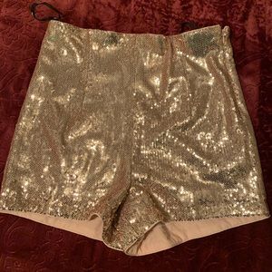 Rose gold shimmering high waist short